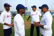Vikram Rathour, R Sridhar, Ravi Shastri and Bharat Arun have a chat | Photo | Global | ESPNcricinfo.com
